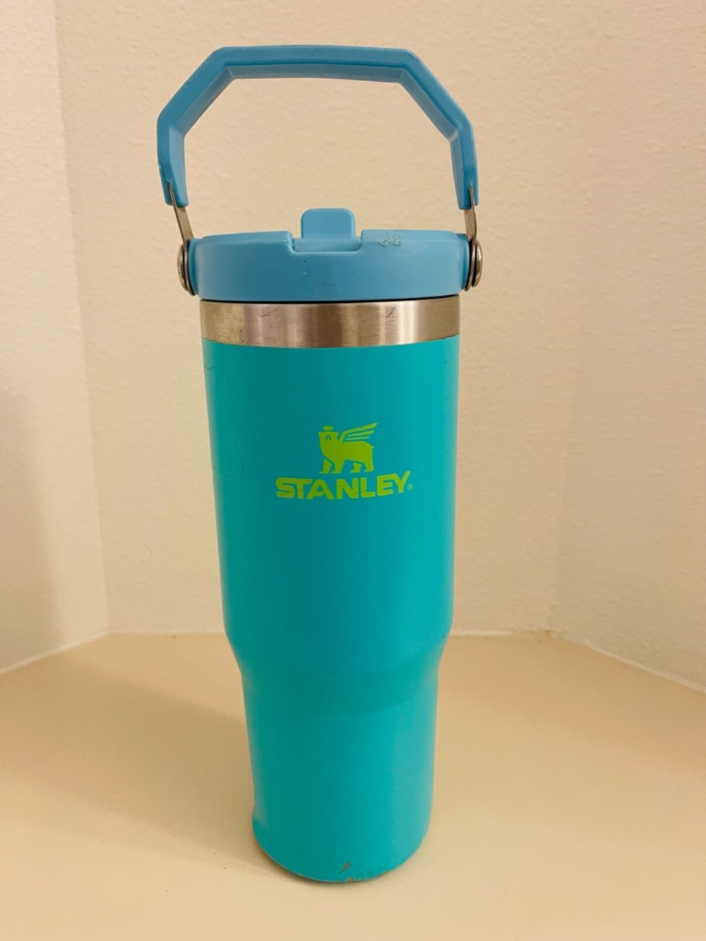 FREE w/purchase Stanley aquamarine Travel iceflow flip straw Tumbler with Handle